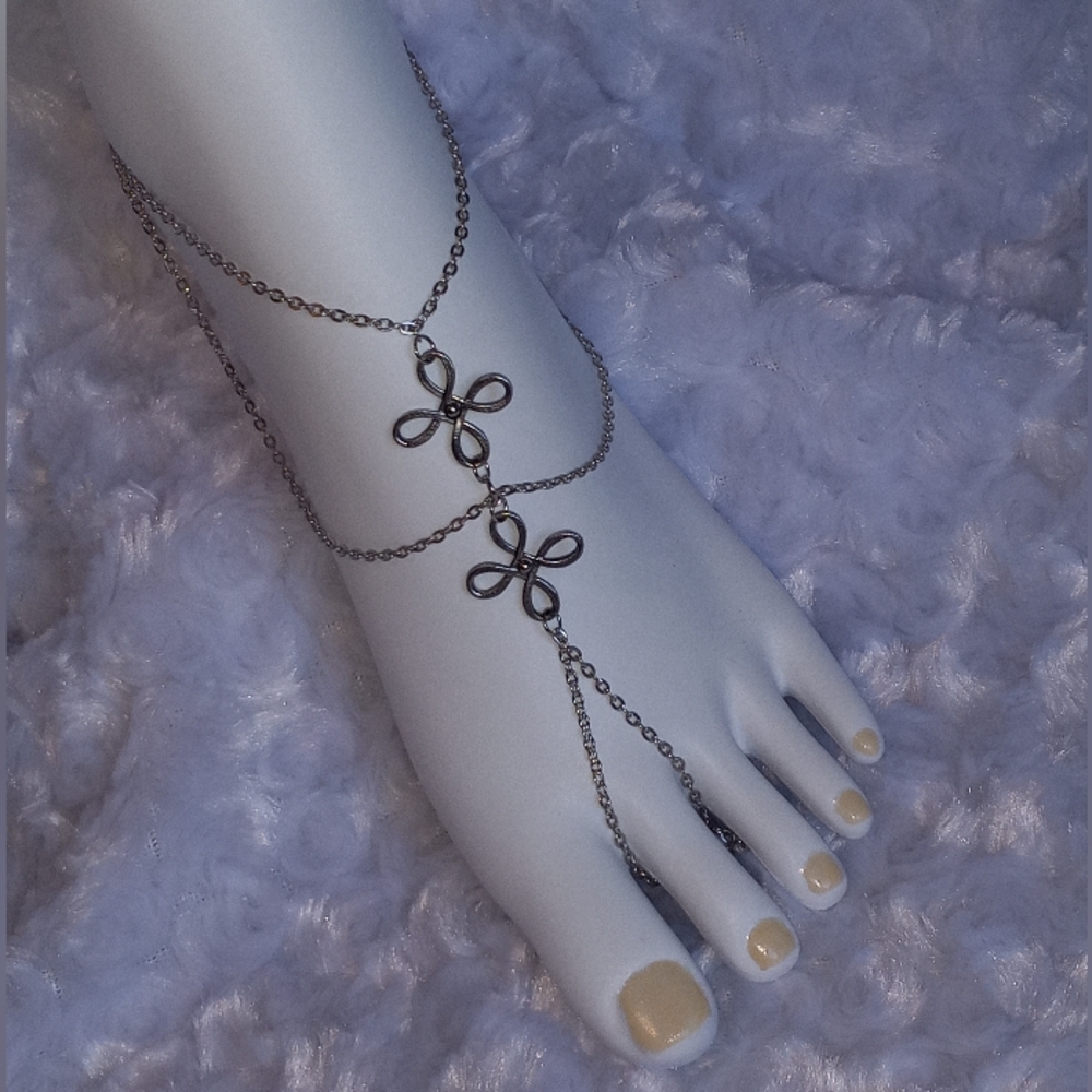 NWOT Set of 2 Silver Toned Dangling Anklets